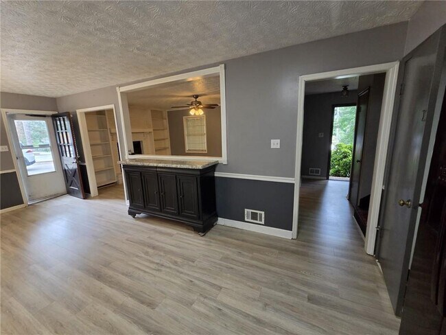 Photo - 1357 Monfort Rd