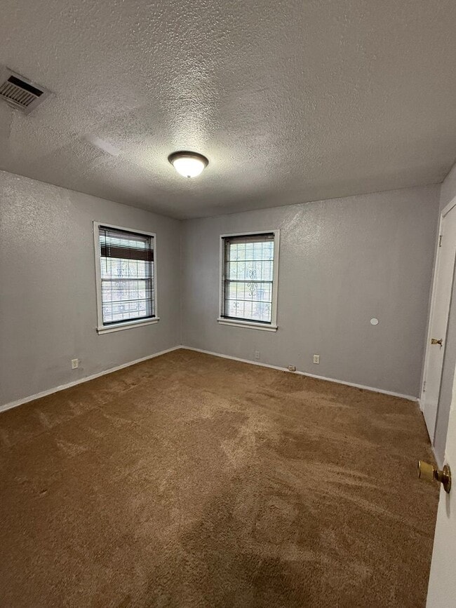 Photo - 2754 Lakehurst Ave