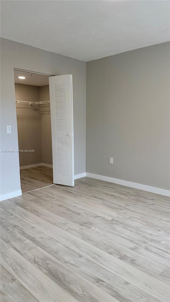 Photo - 4171 N Haverhill Rd Unit 1012