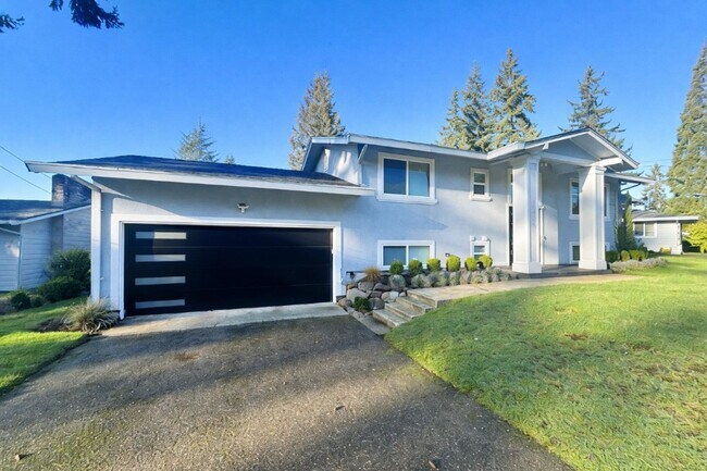 Photo - 5Bd/2.25Ba Bellevue House