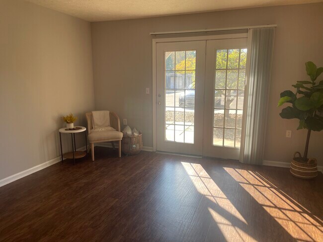 Westbury Lake Apartments
