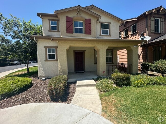 Building Photo - COMING SOON!!!! Beautiful Corner Unit in G... Rental