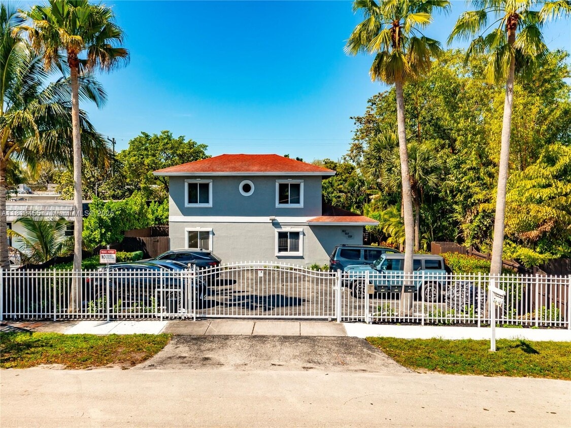 Photo - 1323 NE 5th Ave (Fort Lauderdale, FL)