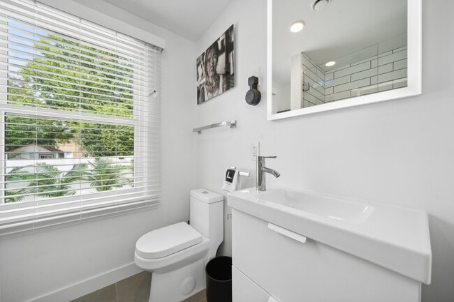 Building Photo - 2810 Griffin Ave Unit Rosetta