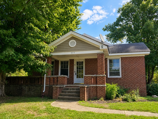 Building Photo - 513 Alamance Rd
