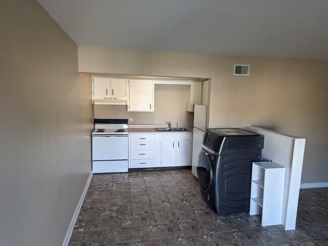 Photo - 401 Sycamore Rd