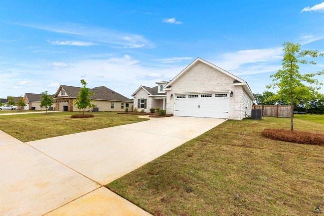 Photo - 241 Overton Dr