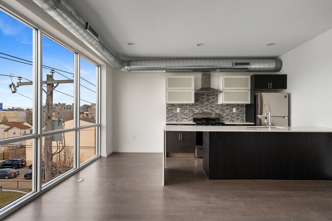 634 W Jefferson St Unit 3
