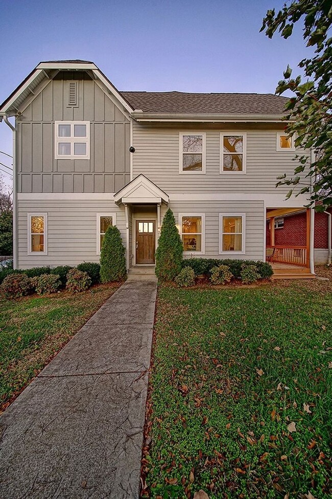 Don't miss this gorgeous 3BE/2.5BA in Desi... - Don't miss this gorgeous 3BE/2.5BA in Desi... House