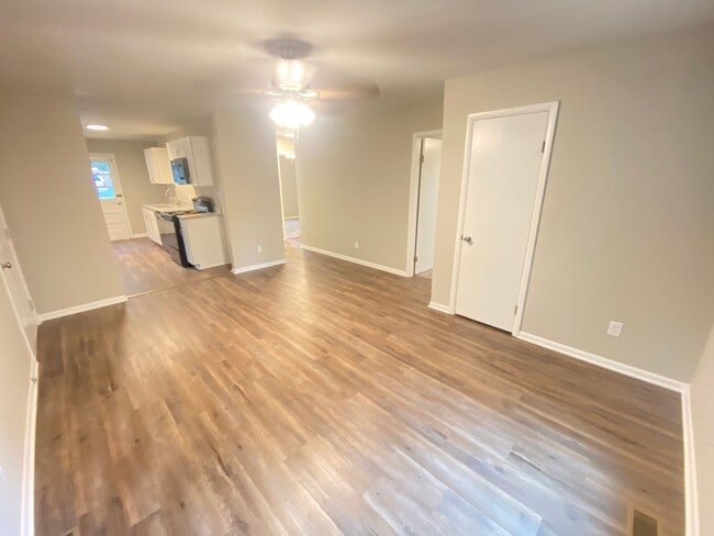 Photo - 3bd/1ba House Renovated In 2021 near Hwy 2...