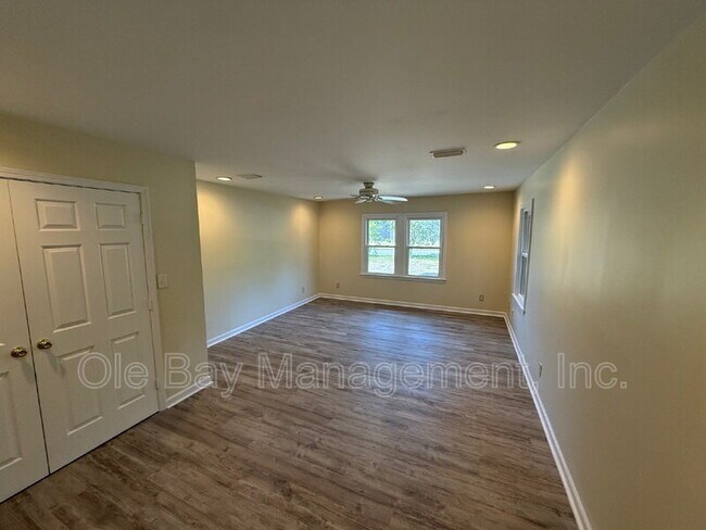 5011 Highcrest Dr