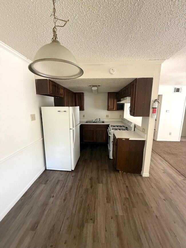 Photo - 109 Smith Ln Unidad D