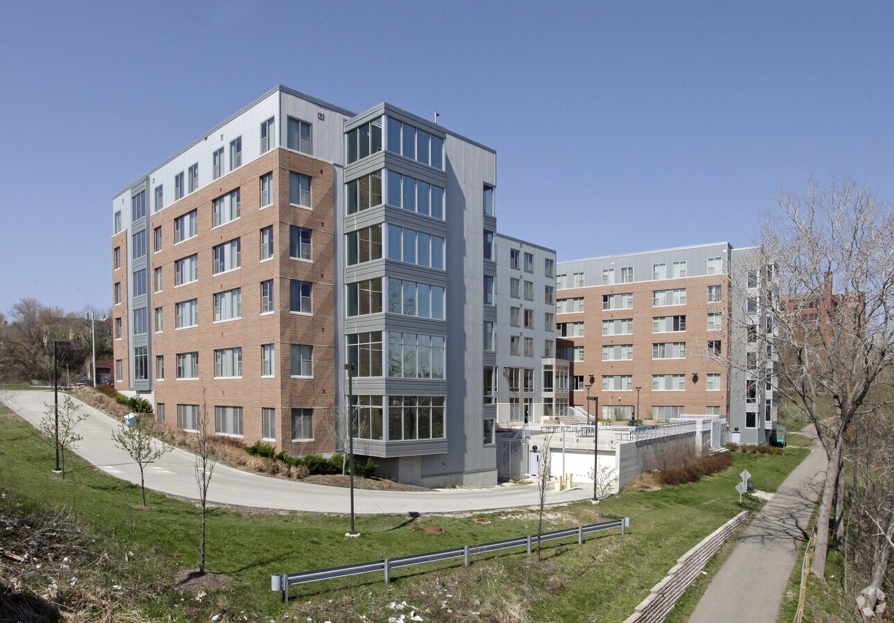 Photo - RiverView Residence Hall