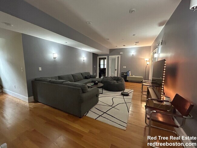 Photo - 1778 Commonwealth Ave Unidad 2