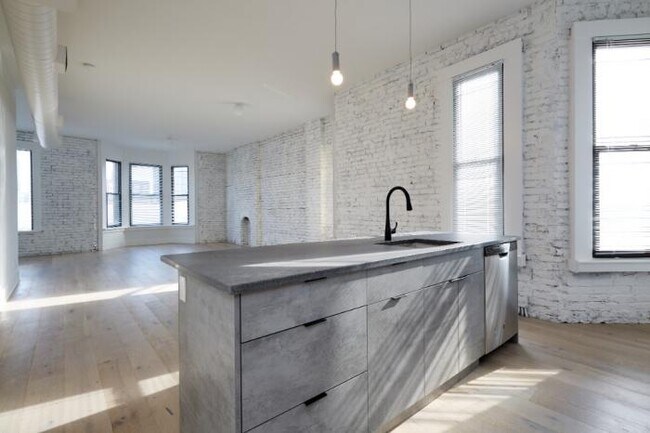 Photo - 3 bedroom in Chicago IL 60607 Unit 4S