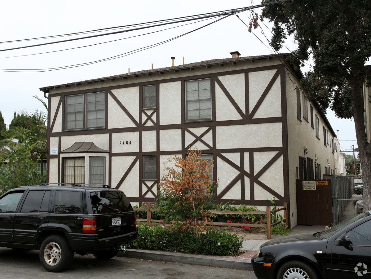 2104 E Florida St - 2104 E Florida St