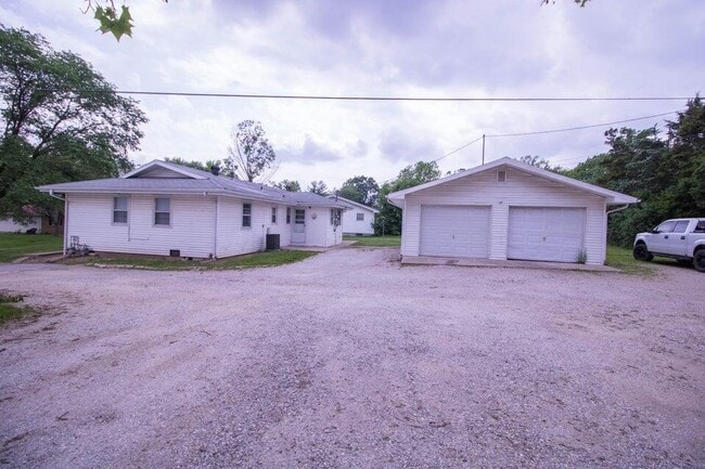 Photo - 2817 N Willowbrook Rd