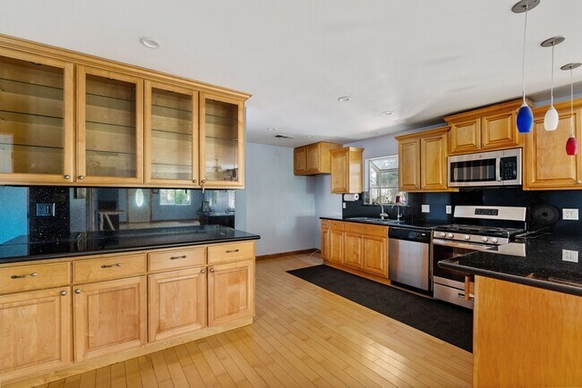 Photo - 959 E 107th St Casa