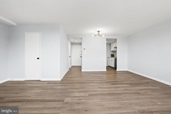 Photo - 4600 Duke St Unit 1418