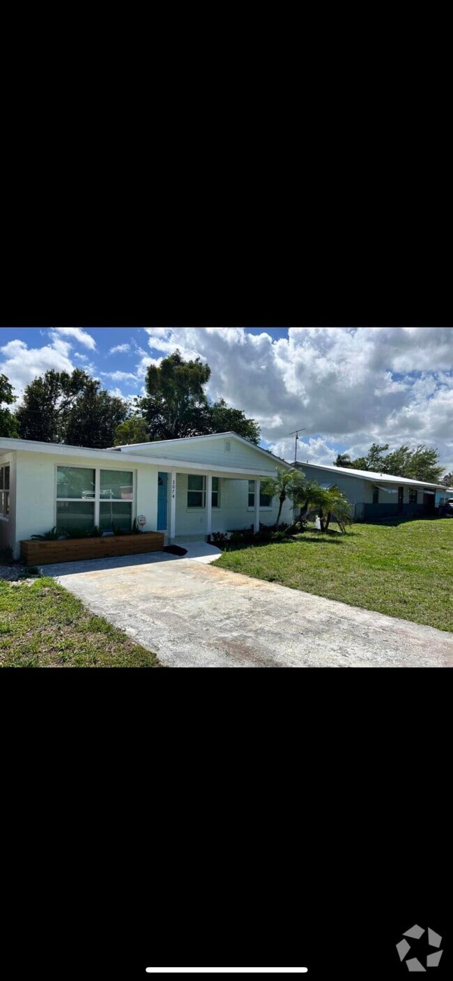 Building Photo - 1074 NW 16th Pl Rental