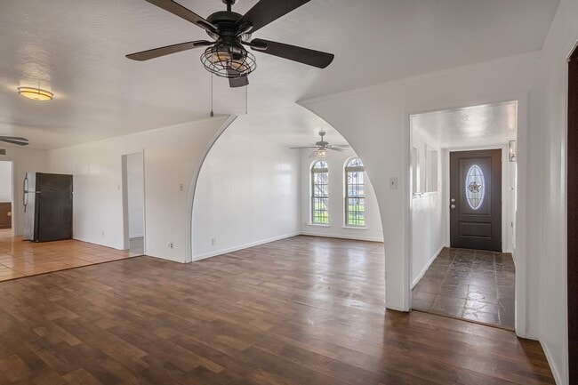 Photo - Adobe beauty in New Mexico South County Valley Unidad A