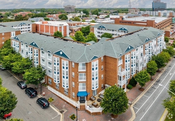 Building Photo - Heritage at Settlers Landing Apartments