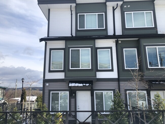 Building Photo - 253 Victoria Rd