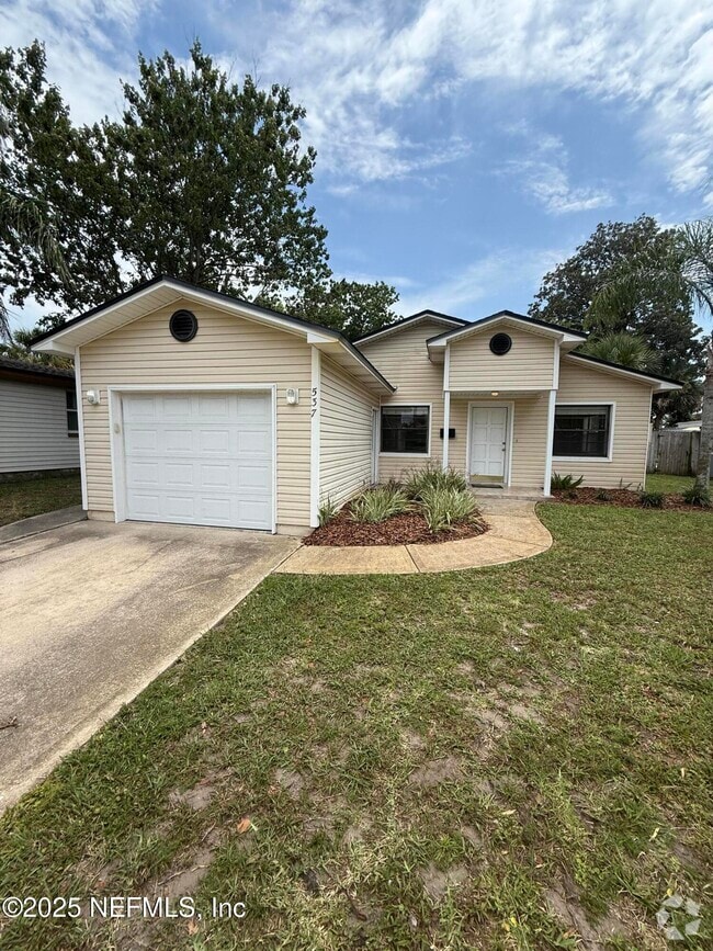 Building Photo - 537 Oleander St Rental