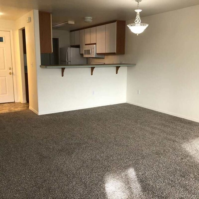 Photo - 548 NE Negus Lp