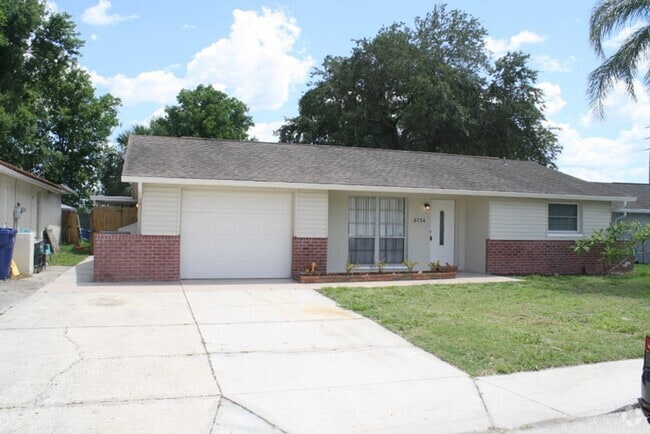 Building Photo - Beautifully updated 2 bedroom 2 bath Rental