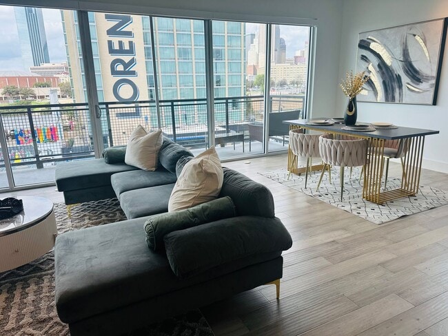 Building Photo - Modern 1 Bedroom in The Cedars Unit 510