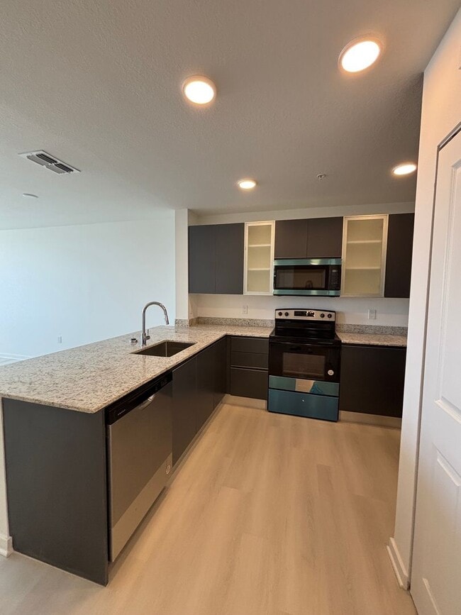 Photo - Beautiful and Brand New Apartement in MILLENIA PARK