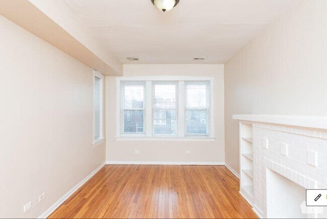 Building Photo - 2 bedroom in Chicago IL 60625 Unit 51-3 Rental