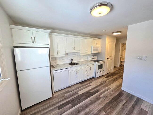 Building Photo - 355 Prince St Unit 16