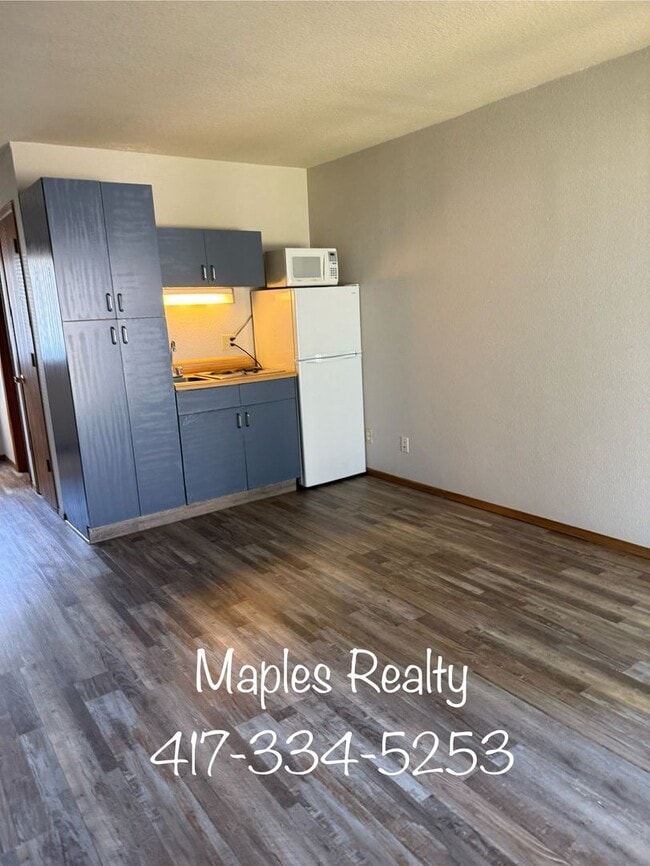 Photo - King Suite with Kitchenette! Unit 1A