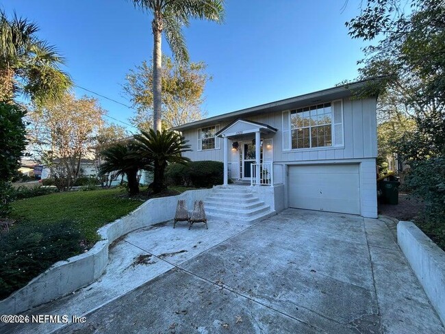 Building Photo - 1205 16th St N