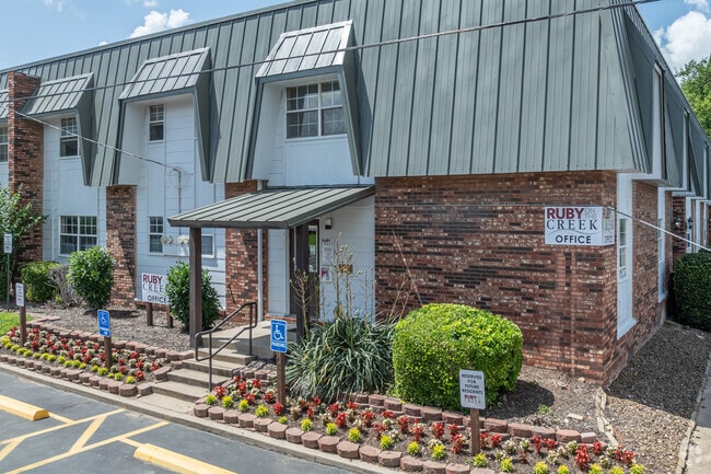 Ruby on the Creek Apartments