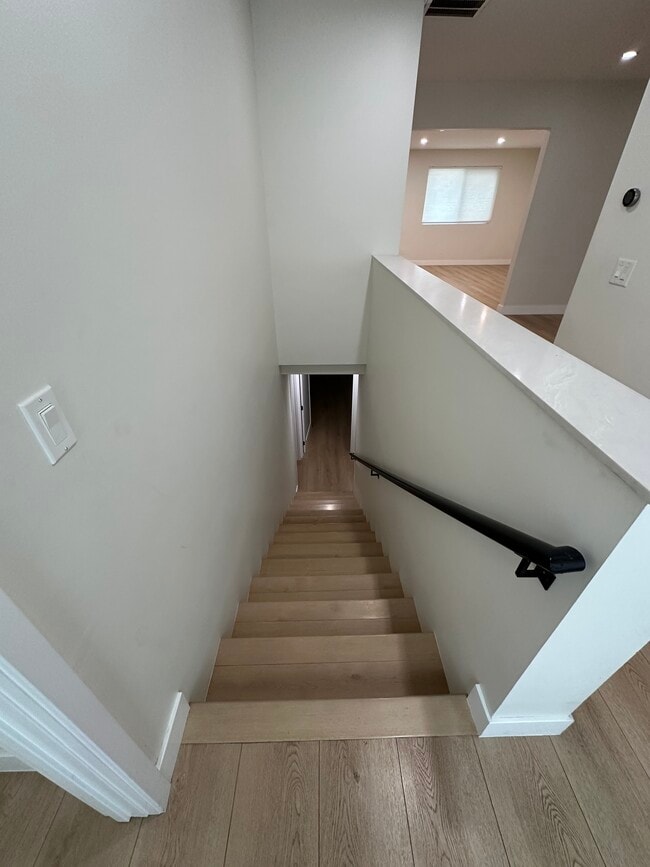 Photo - 237 N Kenwood St Unit B