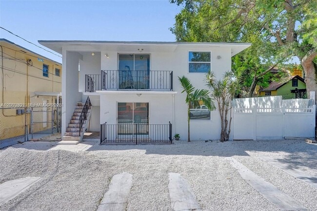 Building Photo - 3290 NW 4th St Unit 3290