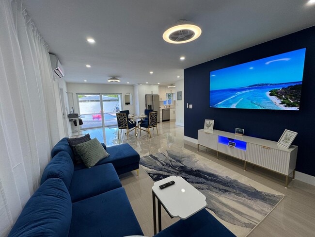 Photo - 1900 NE 2nd St