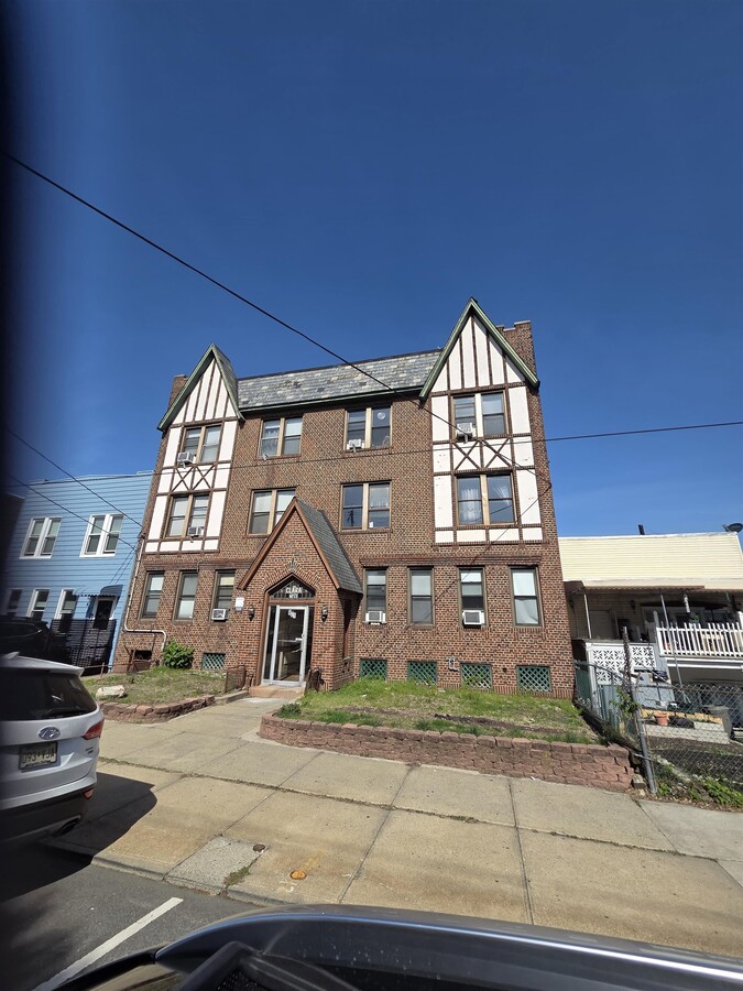 Photo - 901 Grand Ave Unidad 2B Rental