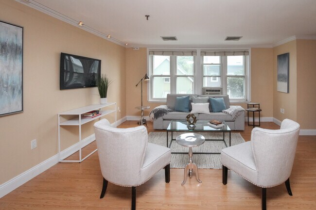 161 W 6th St Unidad C