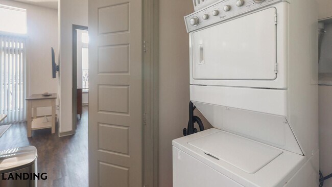 1711 Caroline St Unit 104