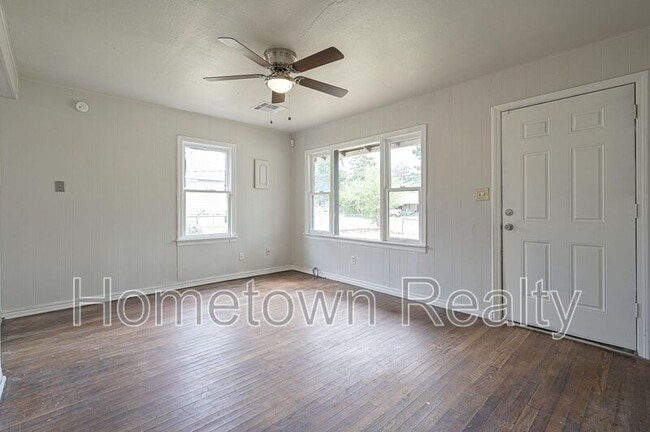 Photo - 2805 N Shady Nook Way