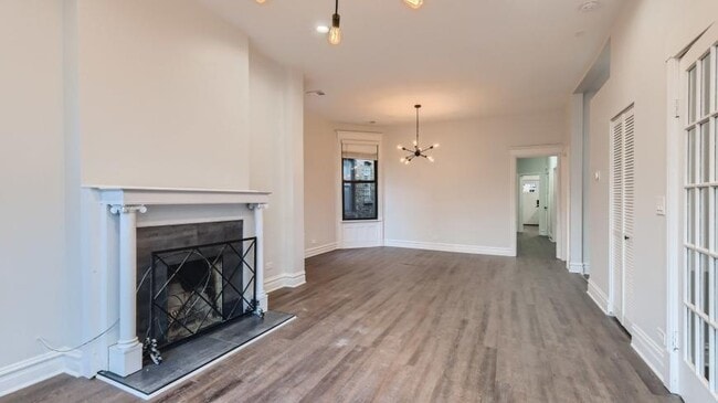 Photo - 3 bedroom in Chicago IL 60613 Unit 2