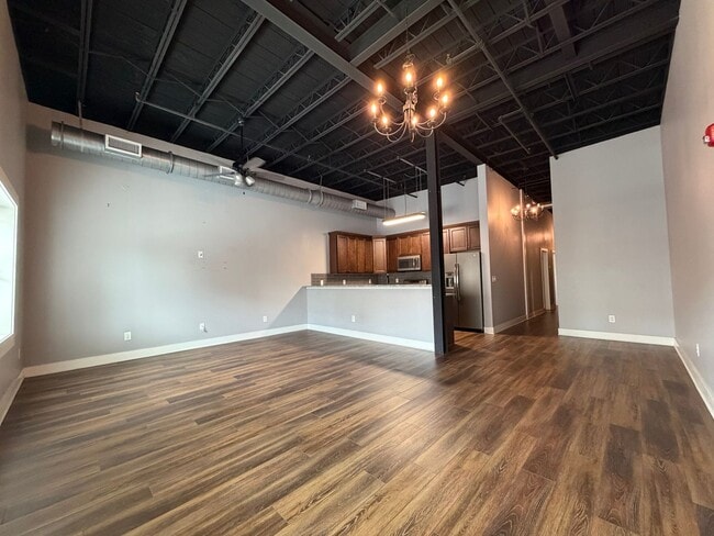 Building Photo - 425 Broad St Unit Apt. B