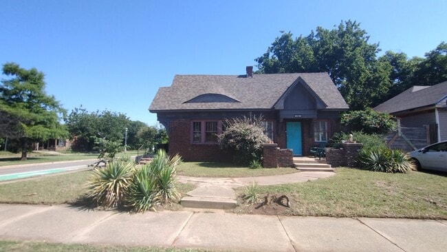 Photo - 723 NW 31st St Unidad 723 Duplex