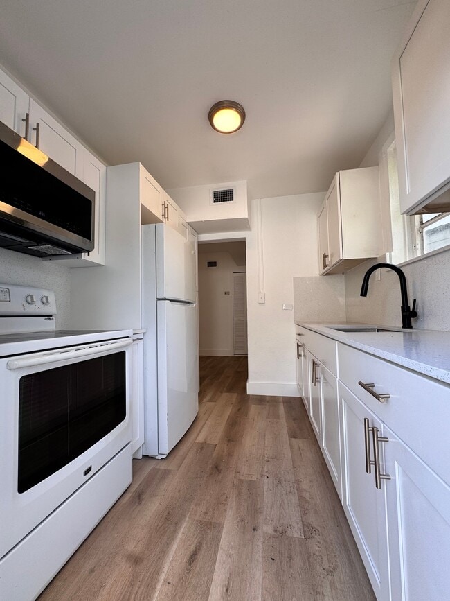 Photo - 2381 153 St