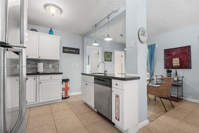 Photo - 2033 NE 33rd Ave Unit 2