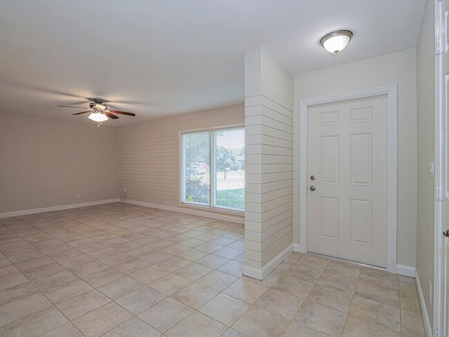 Photo - 855 28th Ave